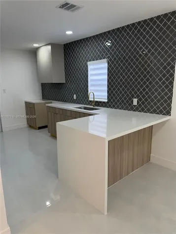 2426 NW 43rd Street Miami FL 33142