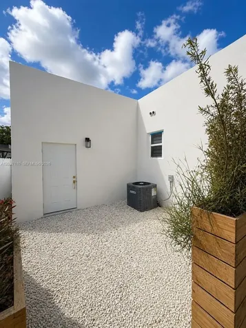 2426 NW 43rd Street Miami FL 33142