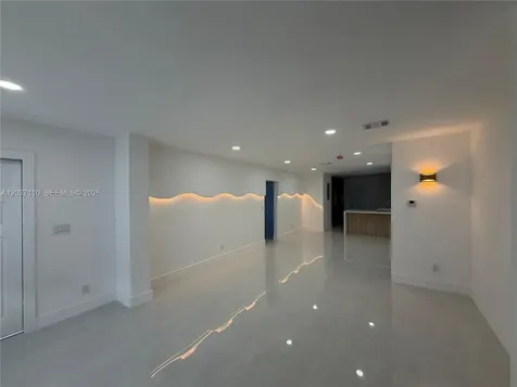 2426 NW 43rd Street Miami FL 33142