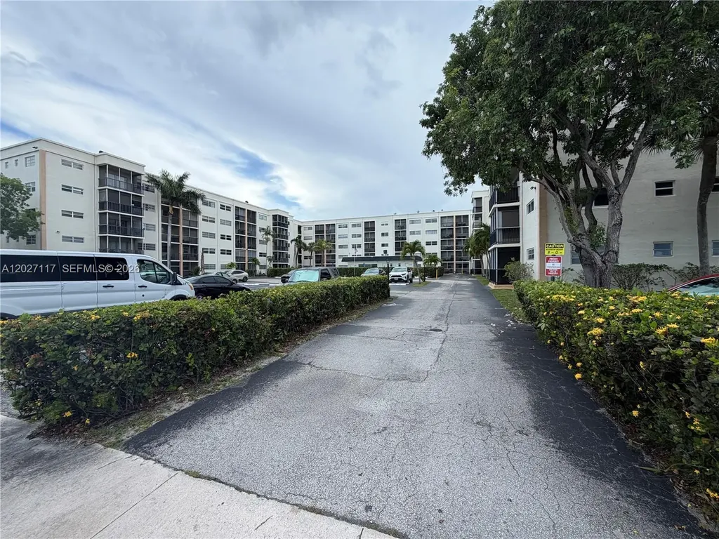 220 SW 9th Avenue Hallandale Beach FL 33009