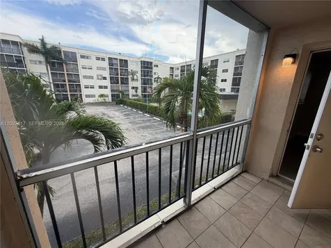 220 SW 9th Avenue Hallandale Beach FL 33009