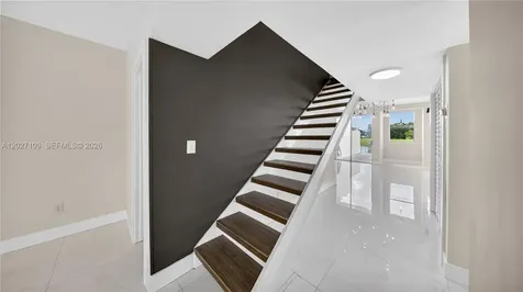 9179 Fontainebleau Boulevard Miami FL 33172