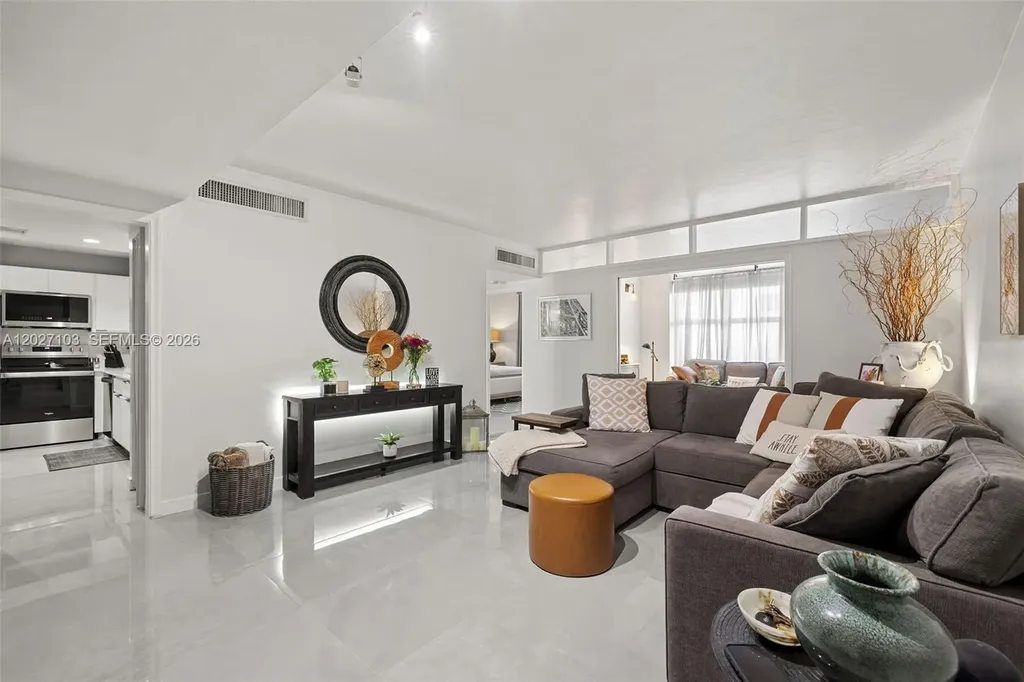 5001 Collins Avenue Miami Beach FL 33140