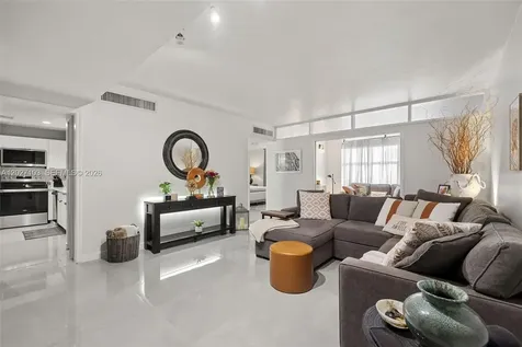 5001 Collins Avenue Miami Beach FL 33140