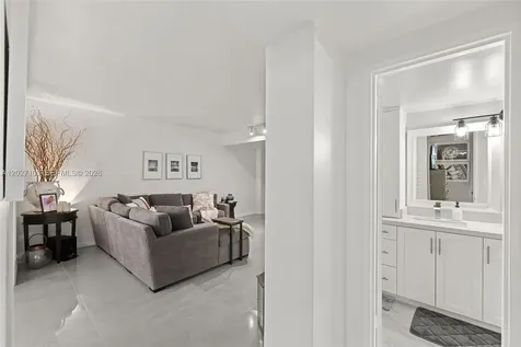 5001 Collins Avenue Miami Beach FL 33140