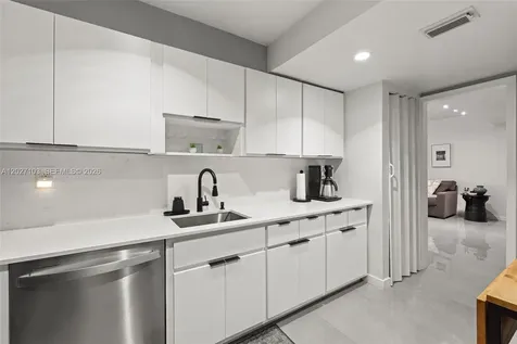 5001 Collins Avenue Miami Beach FL 33140