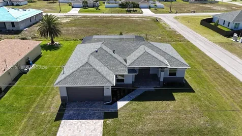 205 NW 18 Cape Coral FL 33993