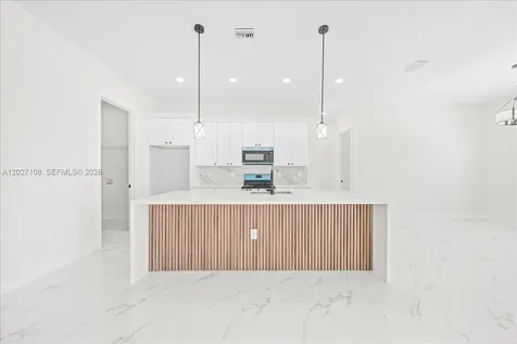 1226 NE 5th Place Cape Coral FL 33909