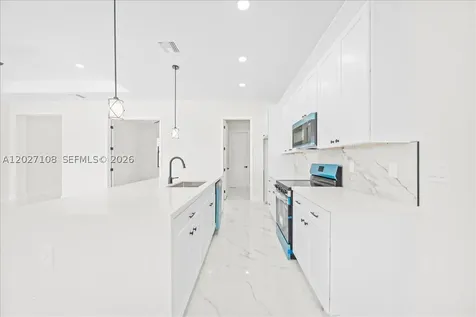 1226 NE 5th Place Cape Coral FL 33909