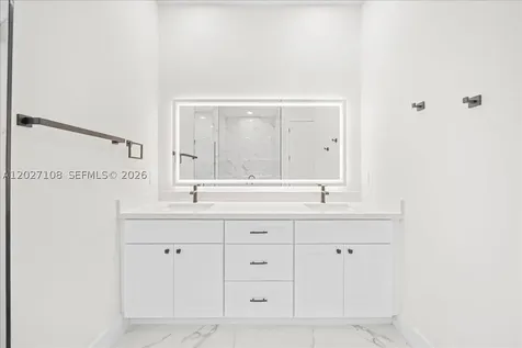 1226 NE 5th Place Cape Coral FL 33909