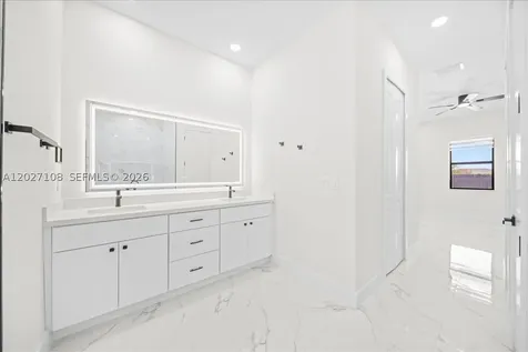 1226 NE 5th Place Cape Coral FL 33909