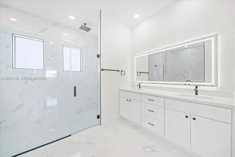 1226 NE 5th Place Cape Coral FL 33909