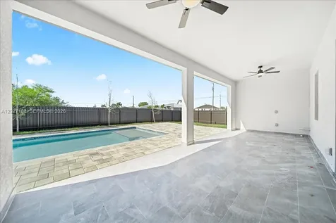 1226 NE 5th Place Cape Coral FL 33909