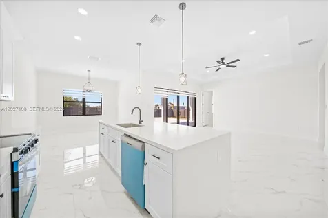 1226 NE 5th Place Cape Coral FL 33909