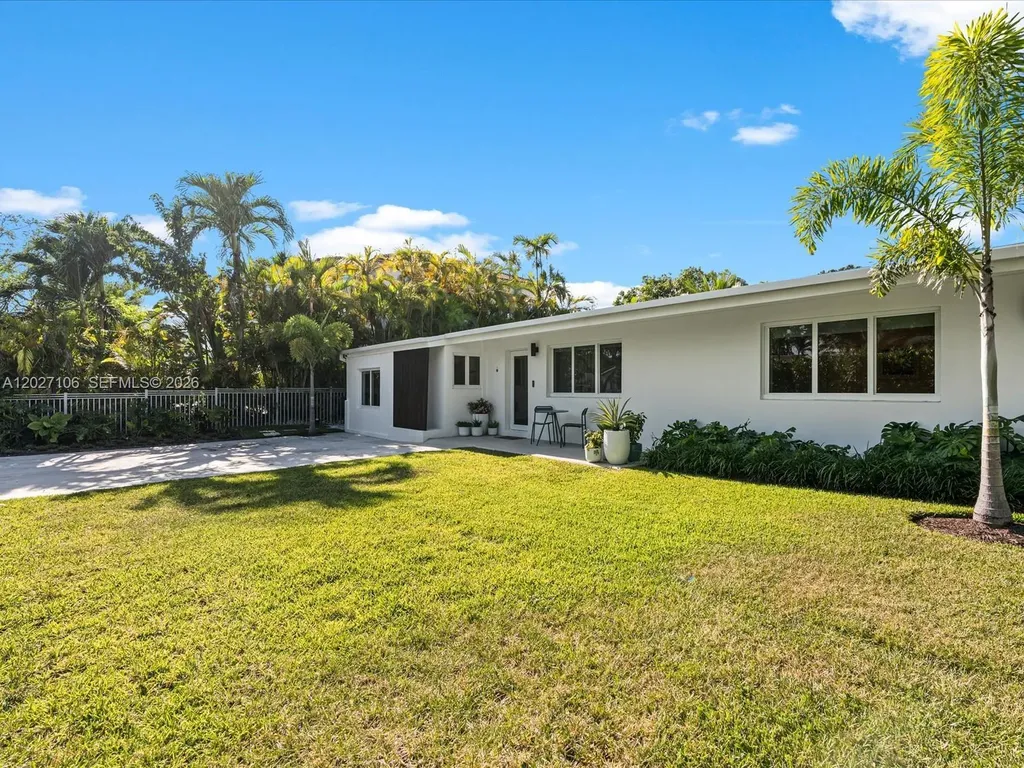 1945 Alamanda Drive North Miami FL 33181