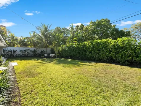1945 Alamanda Drive North Miami FL 33181