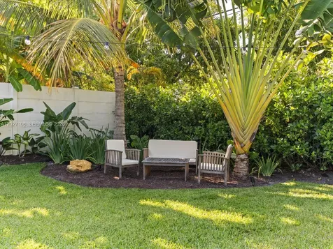 1945 Alamanda Drive North Miami FL 33181