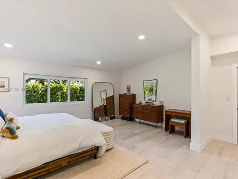 1945 Alamanda Drive North Miami FL 33181