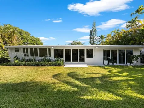 1945 Alamanda Drive North Miami FL 33181