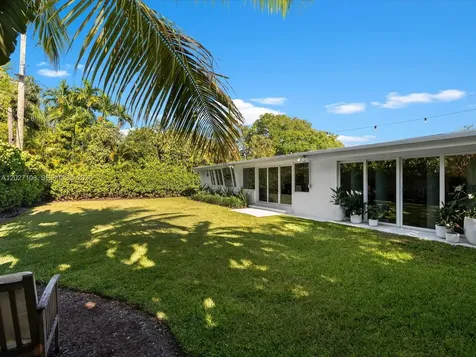 1945 Alamanda Drive North Miami FL 33181