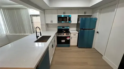 4177 NW 52nd Avenue Lauderdale Lakes FL 33319