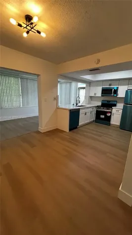 4177 NW 52nd Avenue Lauderdale Lakes FL 33319