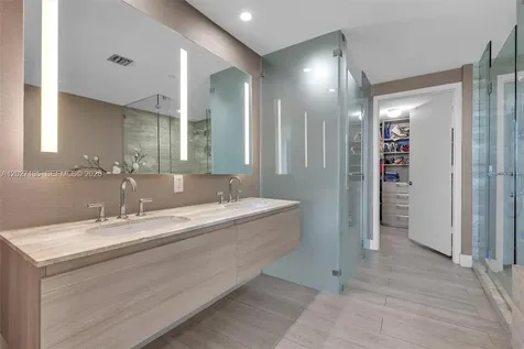 2900 NE 7th Avenue Miami FL 33137
