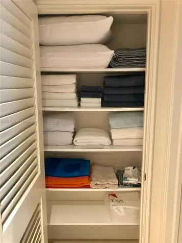 607 Ocean Drive Key Biscayne FL 33149