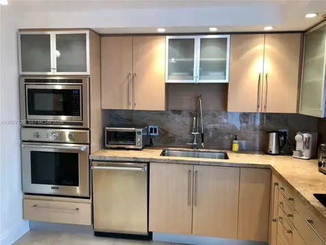 607 Ocean Drive Key Biscayne FL 33149