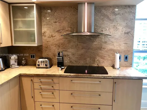 607 Ocean Drive Key Biscayne FL 33149