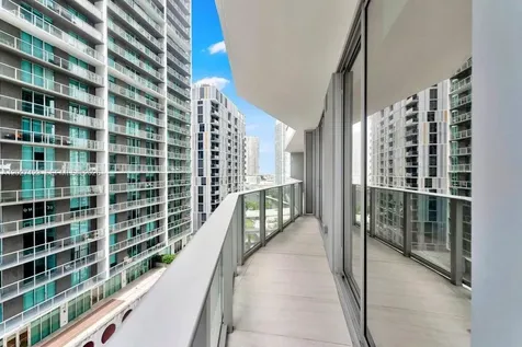 77 SE 5th Miami FL 33131