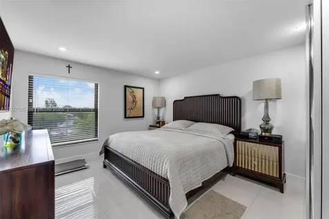 1350 SW 122nd Avenue Miami FL 33184