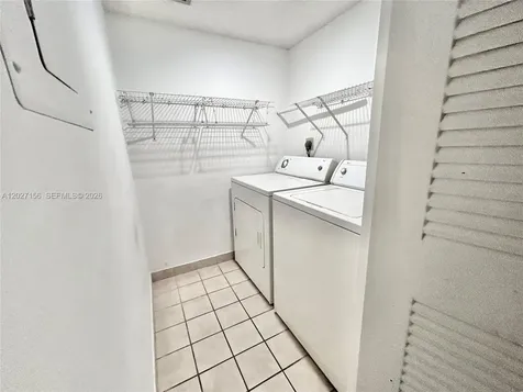 400 W Palm Circle W Pembroke Pines FL 33025