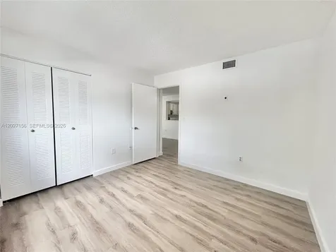 400 W Palm Circle W Pembroke Pines FL 33025
