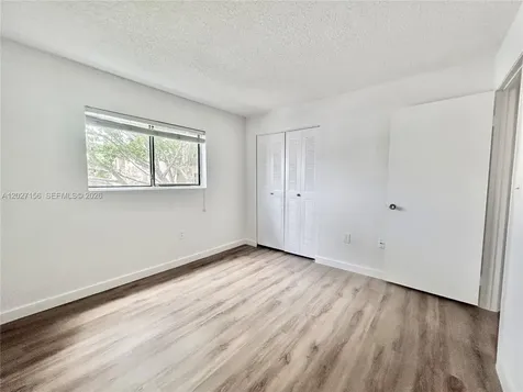 400 W Palm Circle W Pembroke Pines FL 33025
