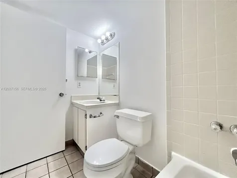400 W Palm Circle W Pembroke Pines FL 33025