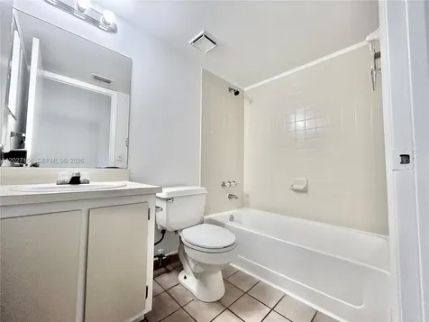 400 W Palm Circle W Pembroke Pines FL 33025