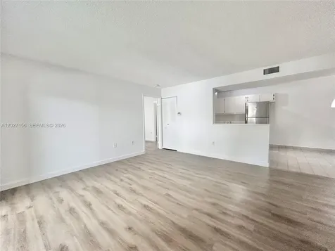 400 W Palm Circle W Pembroke Pines FL 33025