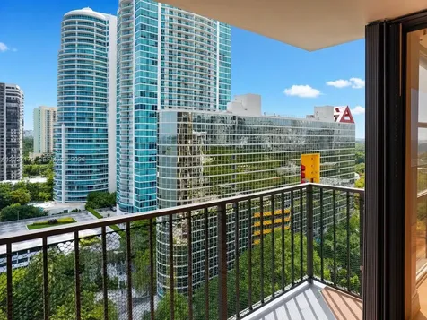 1925 Brickell Avenue Miami FL 33129