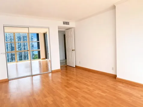 1925 Brickell Avenue Miami FL 33129