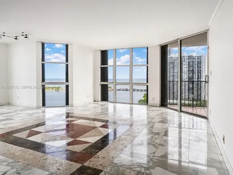 1925 Brickell Avenue Miami FL 33129