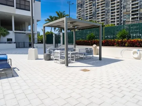 1925 Brickell Avenue Miami FL 33129