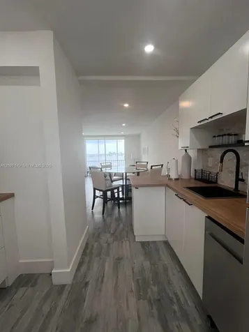 2910 Point East Drive Aventura FL 33160