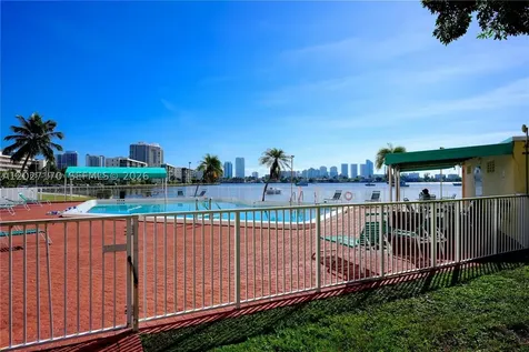 2910 Point East Drive Aventura FL 33160