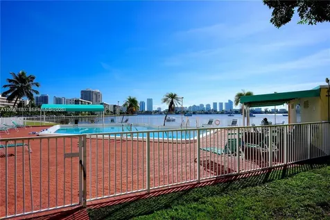 2910 Point East Drive Aventura FL 33160