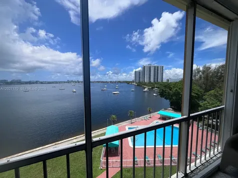 2910 Point East Drive Aventura FL 33160