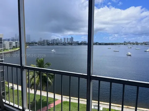 2910 Point East Drive Aventura FL 33160
