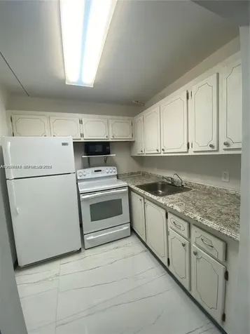 111 Tilford F Deerfield Beach FL 33442