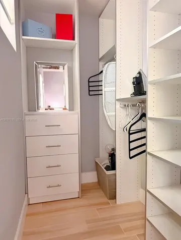 2135 Washington Court Miami Beach FL 33139