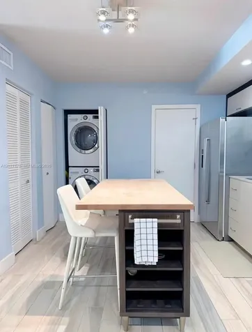 2135 Washington Court Miami Beach FL 33139